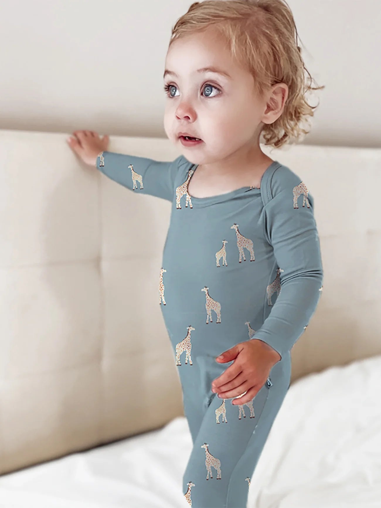 Dreamy Convertible Sleepsuit - Giraffes